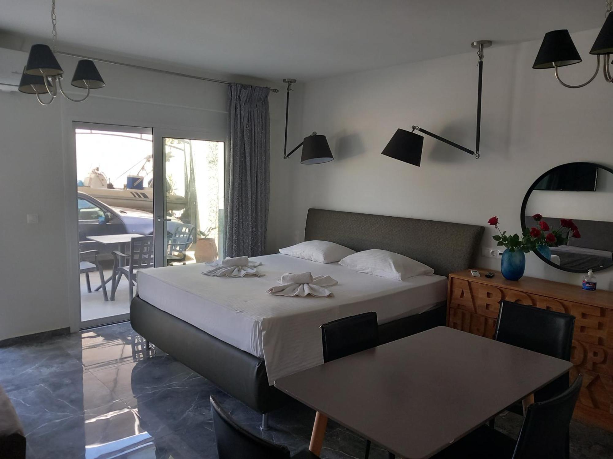 Giannis Apartment Galatas  Ngoại thất bức ảnh